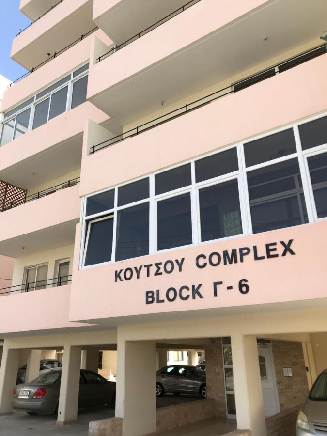 Pool Apartment Larnaca Exterior foto